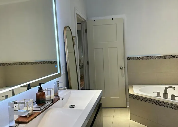 2level Duplex With Jaccuzi-gem In 4bd&3ba *