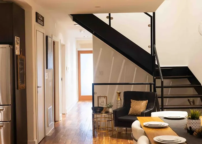 2level Duplex With Jaccuzi-gem In 4bd&3ba