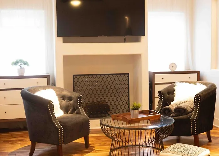 Apartment 2level Duplex With Jaccuzi-gem In 4bd&3ba