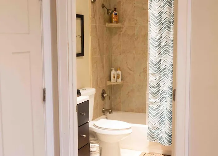 Apartment 2level Duplex With Jaccuzi-gem In 4bd&3ba *