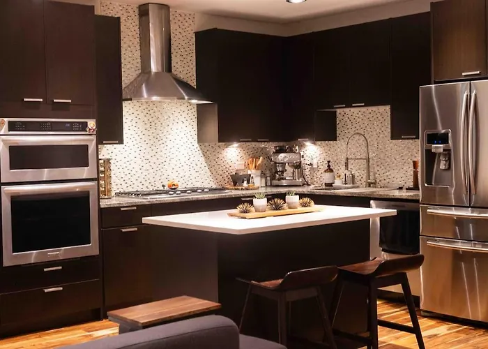Apartment 2level Duplex With Jaccuzi-gem In 4bd&3ba Chicago